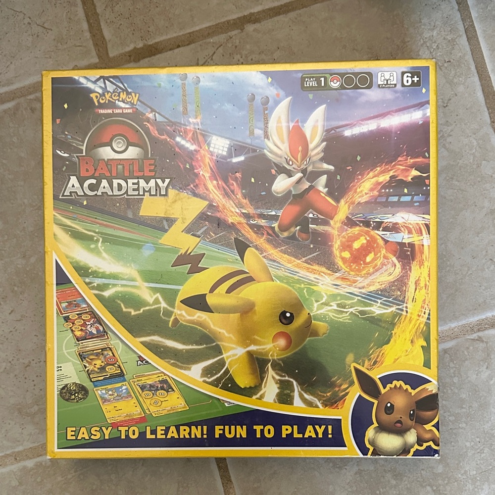 Pokemon Battle Academy Game - Yellow and Red